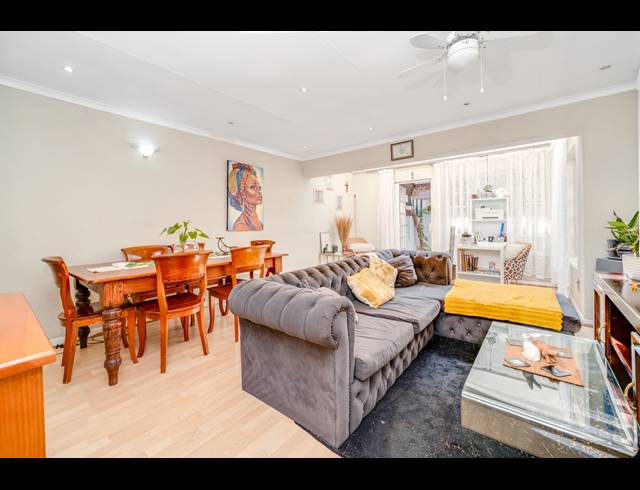 2 BEDROOM TOWNHOUSE FOR SALE IN BRYANSTON